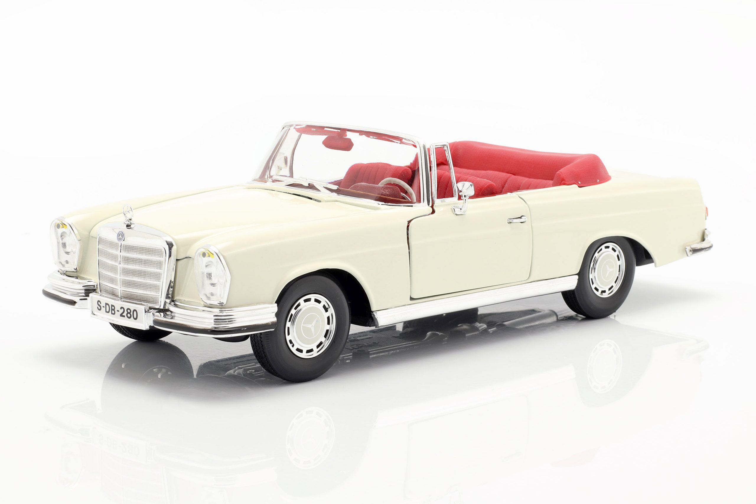 1/18 MERCEDES-BENZ 280SE AUTOMATIC 1967