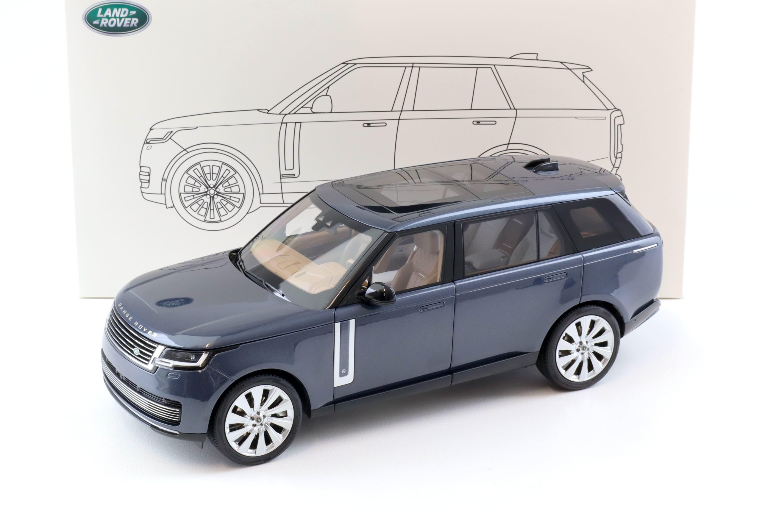 1/18 RANGE ROVER SV 2022