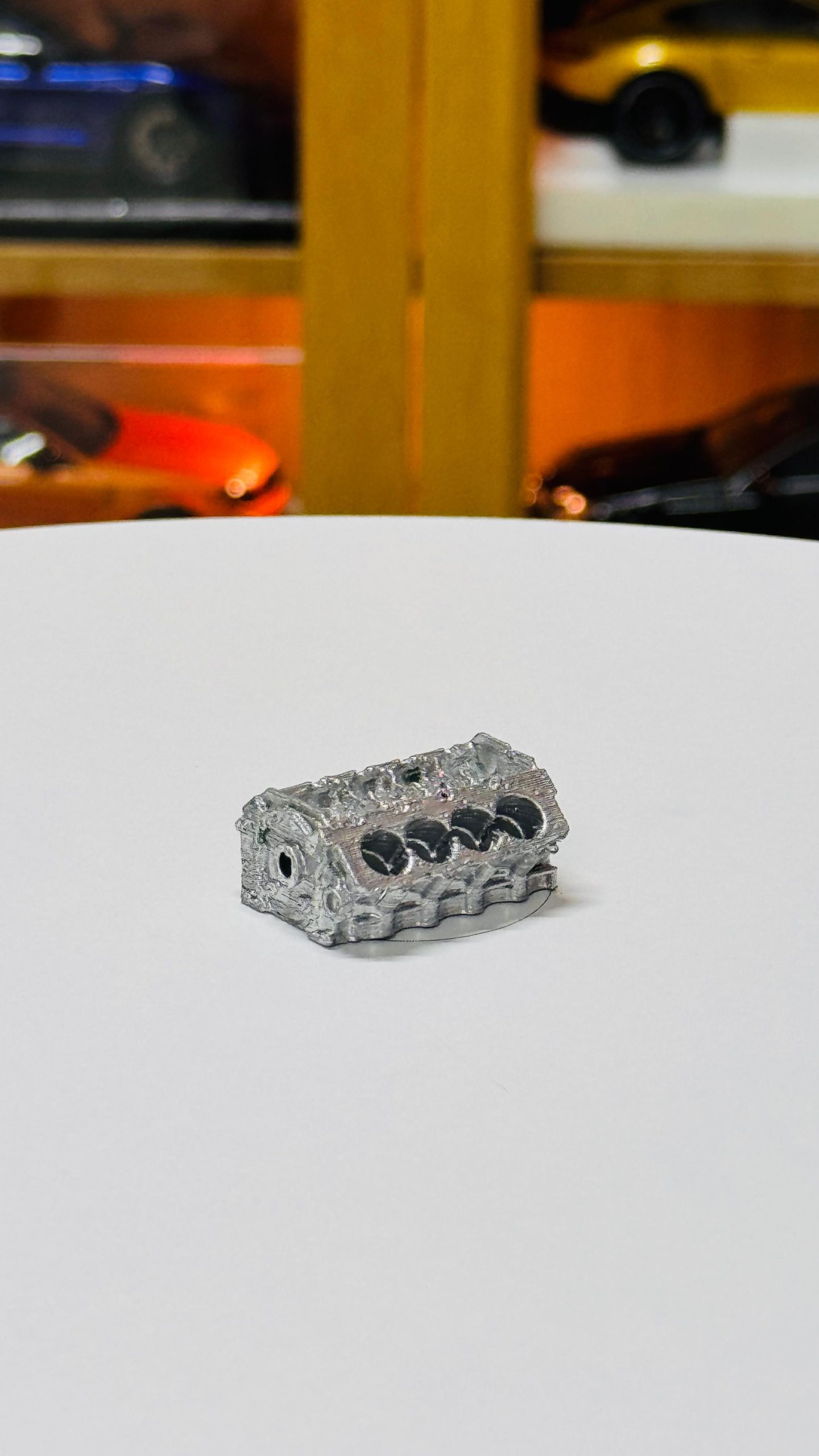 1/18 V8 MOTOR BLOĞU DİORAMA TAMİRHANE FİGÜRÜ