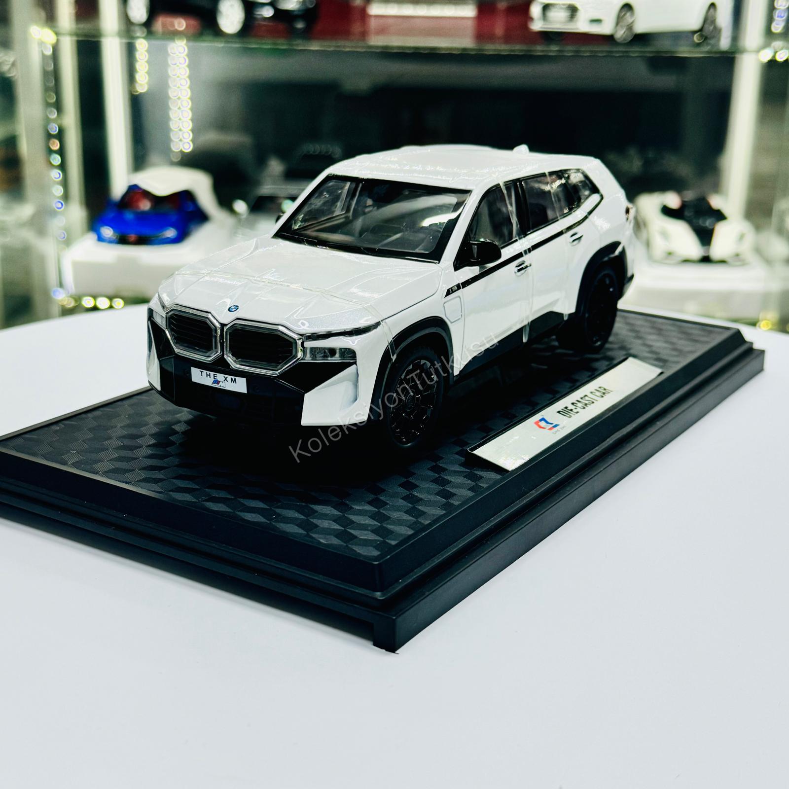 1/24 BMW XM