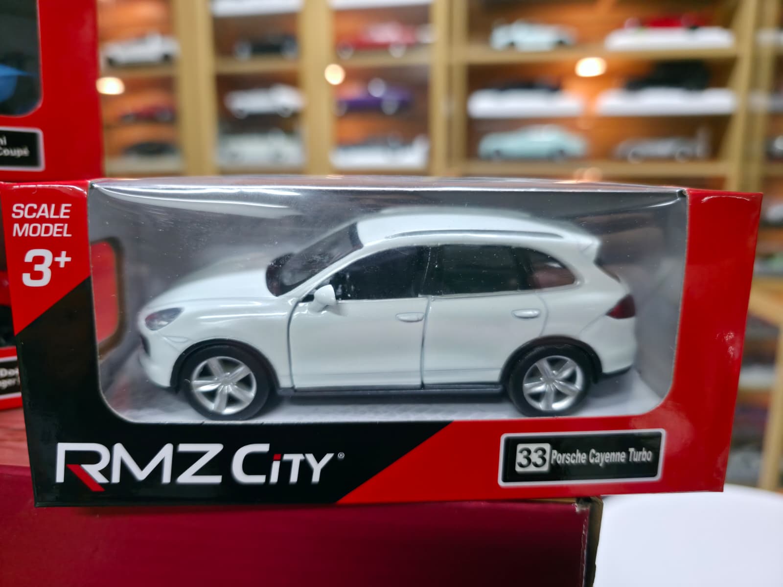 1/32 PORSCHE CAYENNE TURBO