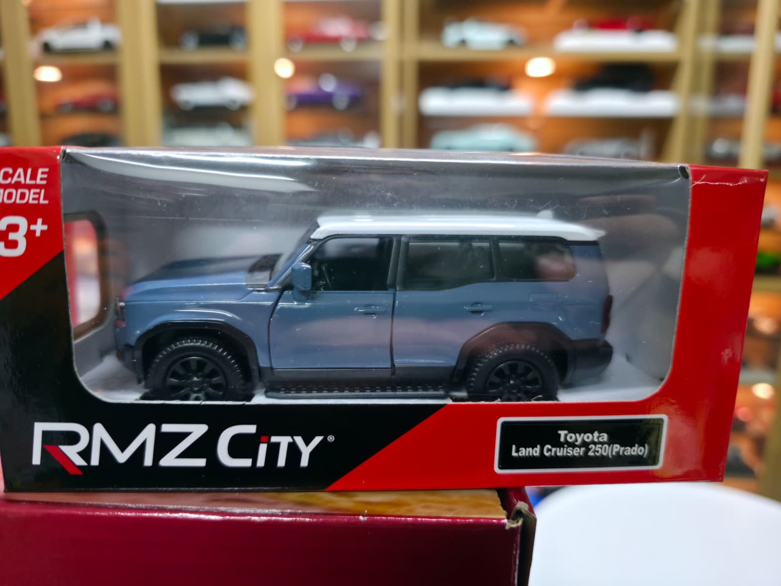 1/32 TOYOTA LAND CRUİSER 250 PRADO
