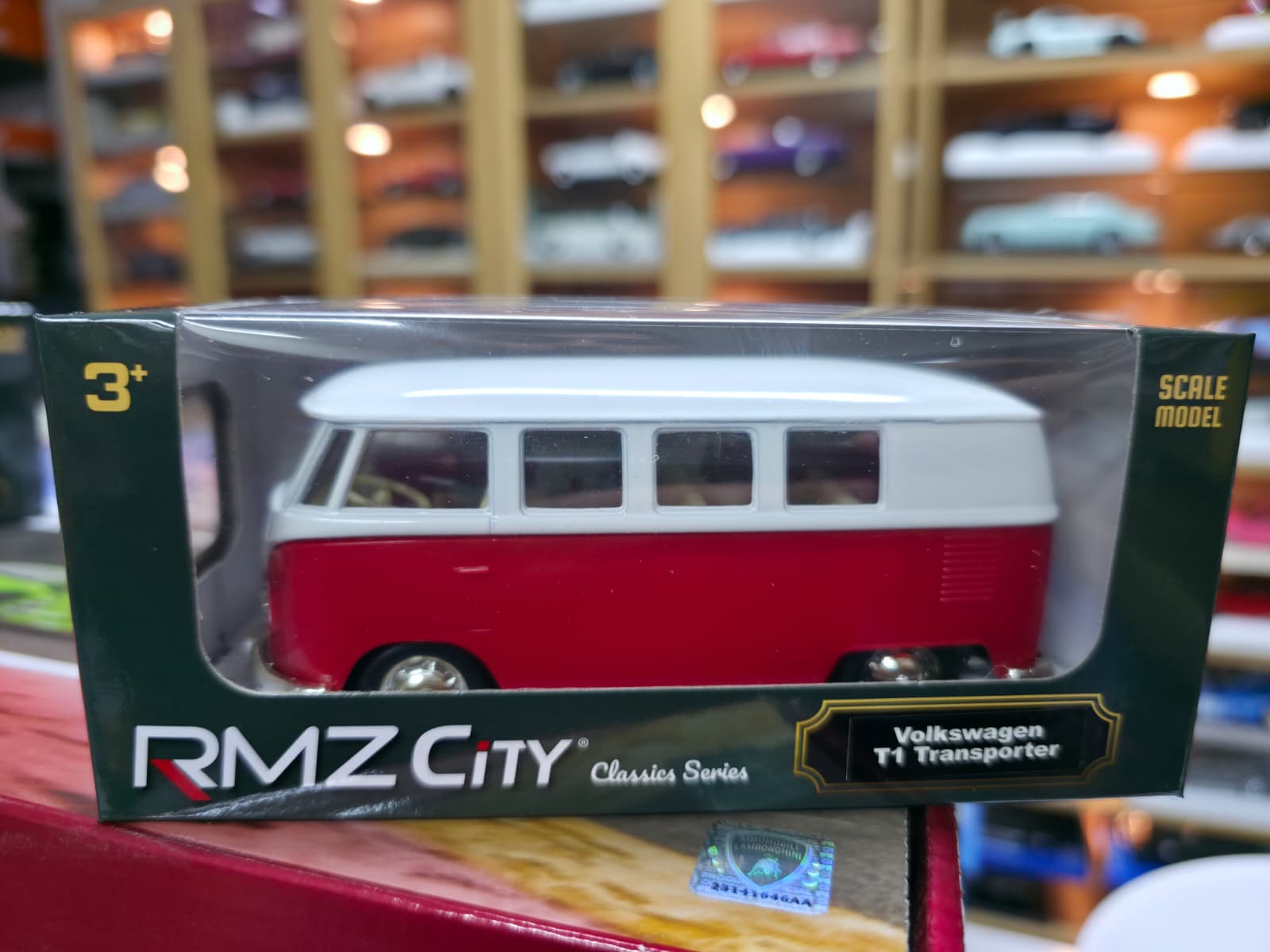 1/32 VOLKSWAGEN T1 BUS TRANSPORTER