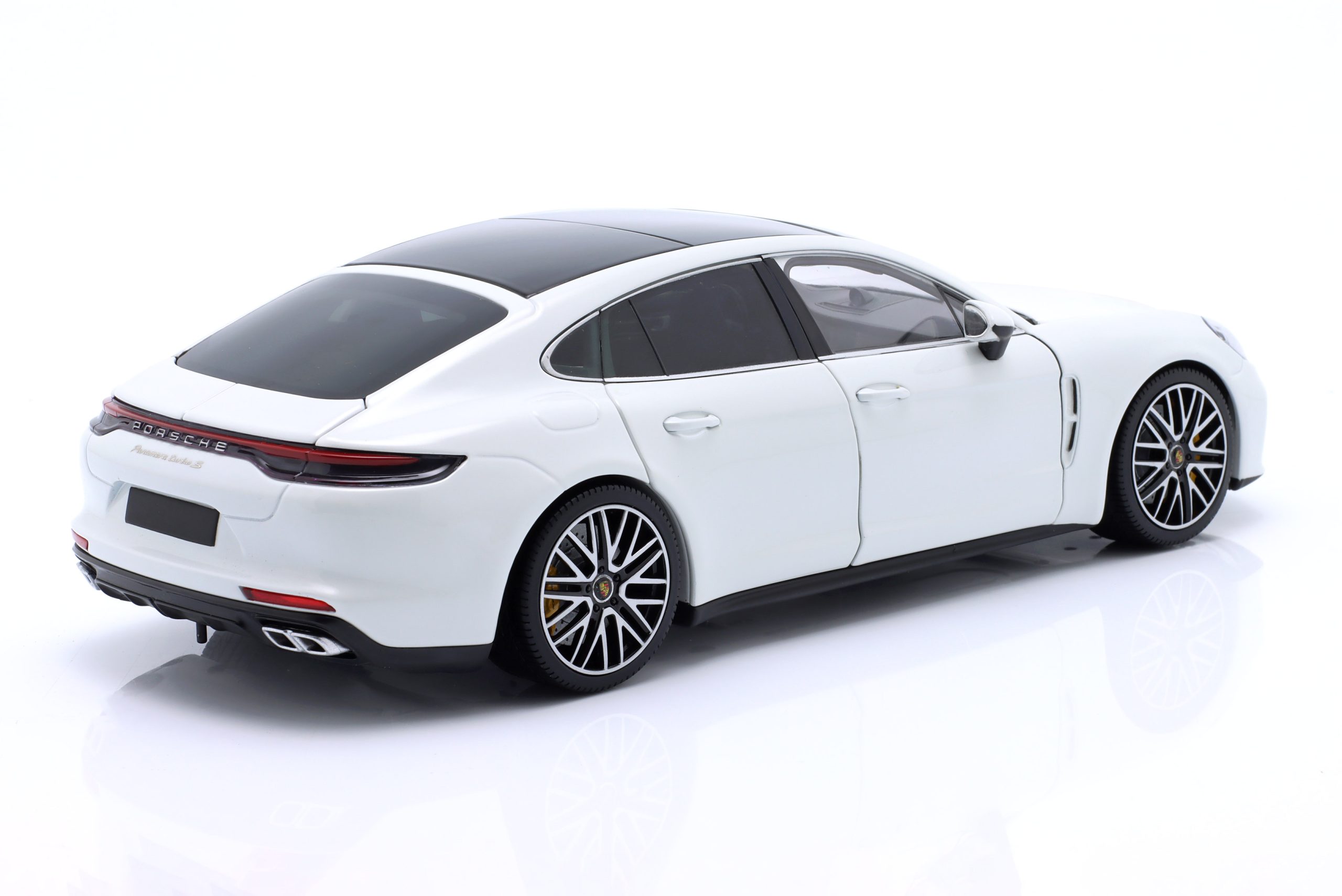 1/18 Porsche Panamera Turbo S 2020