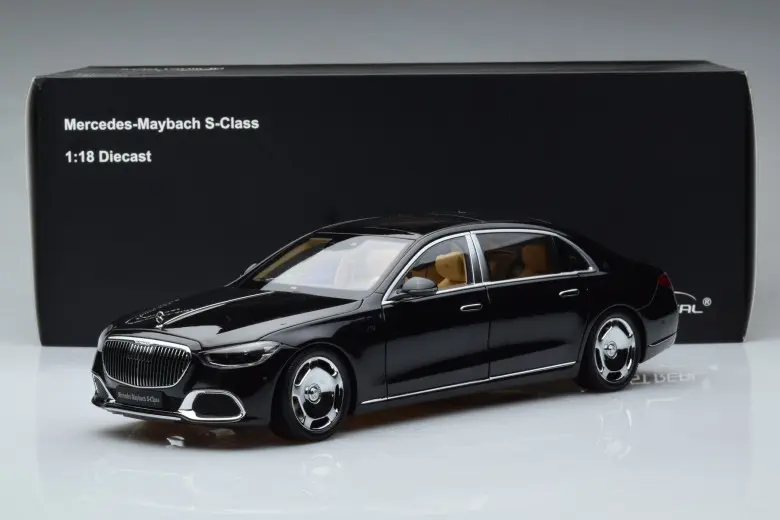 1/18 Mercedes Maybach S680 V12