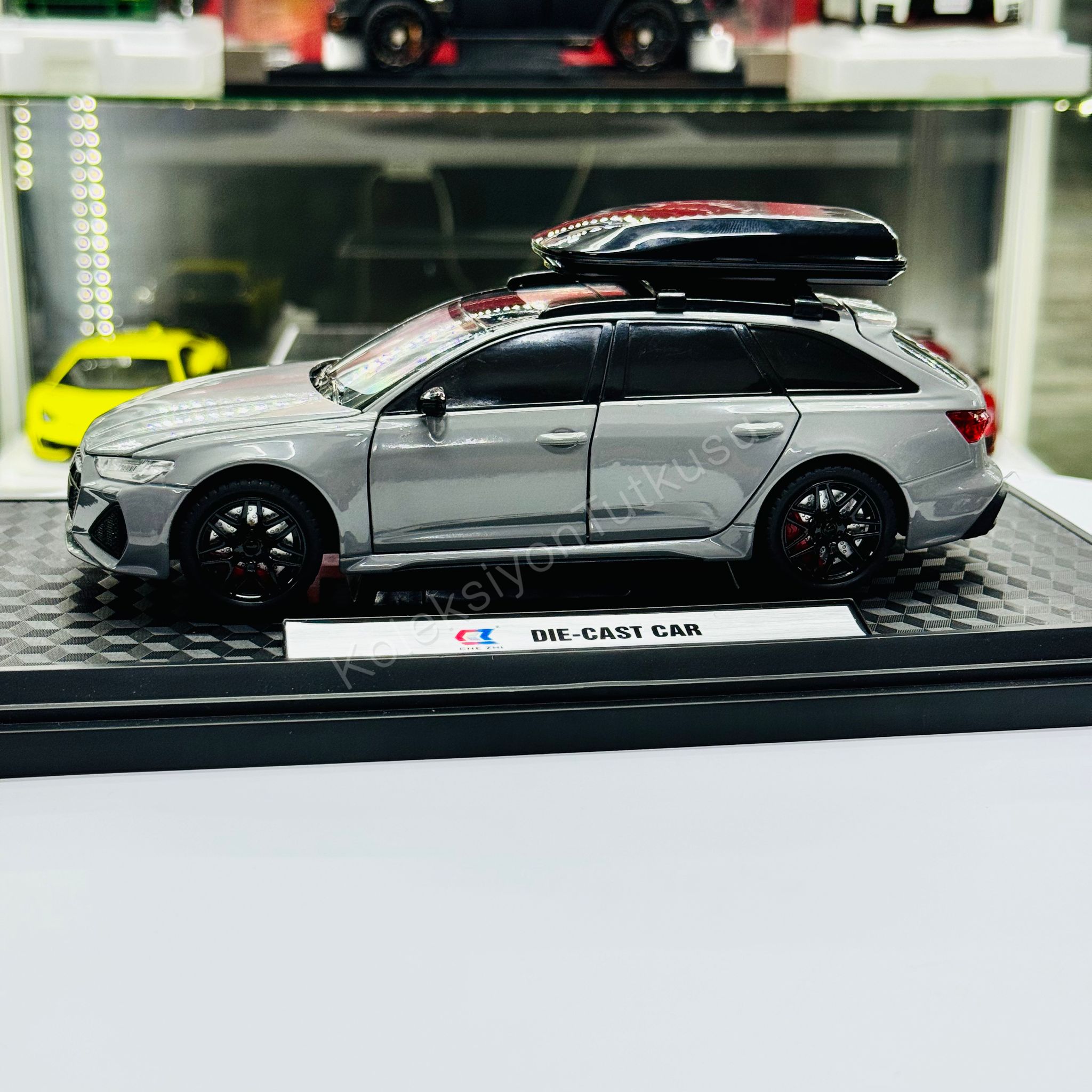 1/24 AUDİ RS6 AVANT