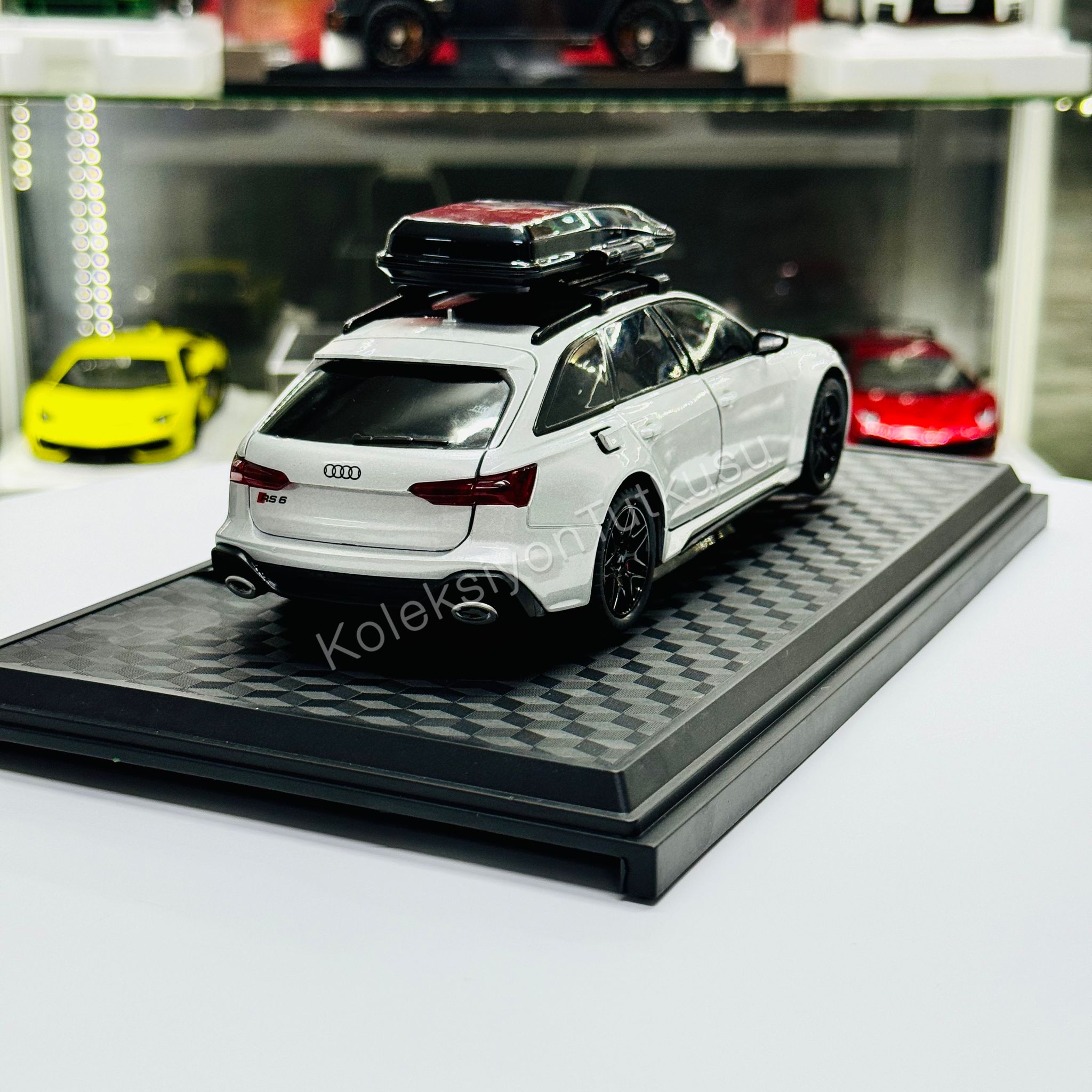 1/24 AUDİ RS6 AVANT