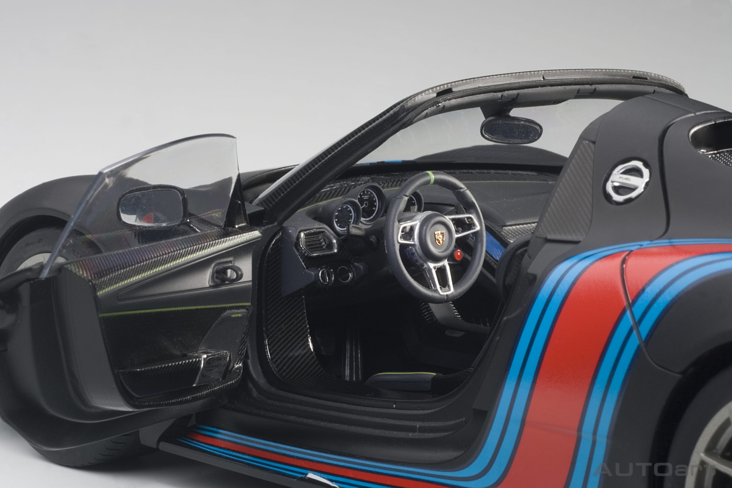1/18 Porsche 918 Spyder Weissach Package (Matt Black with Martini livery)