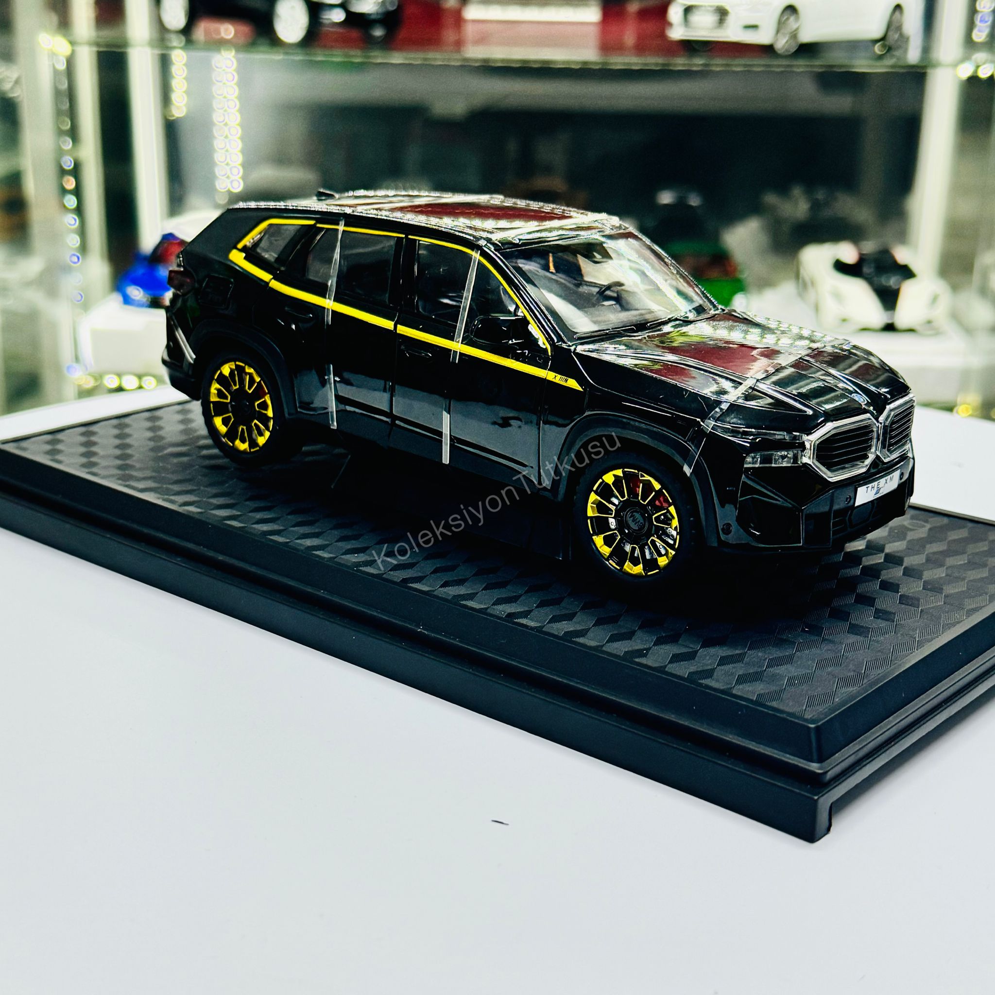 1/24 BMW XM