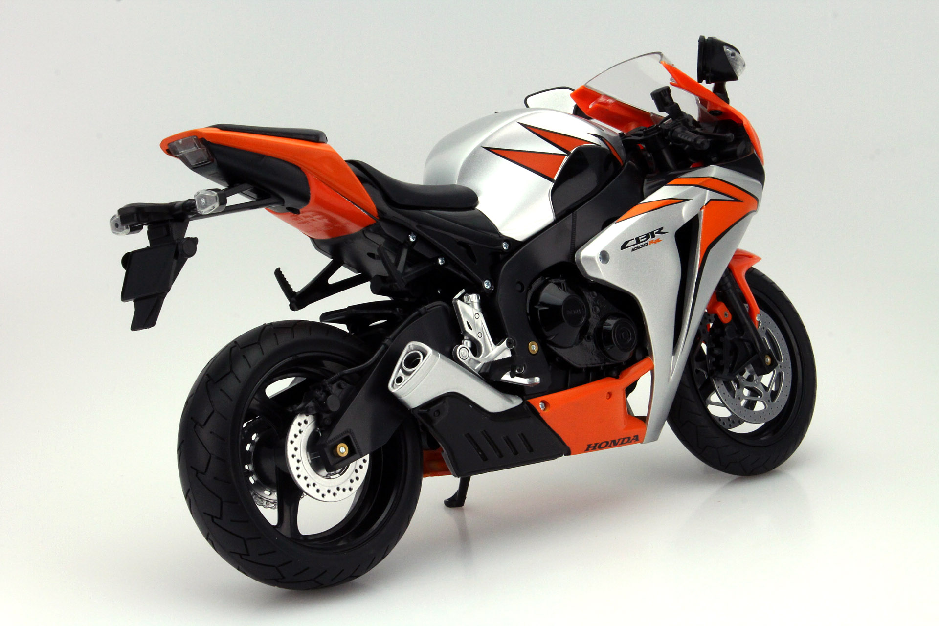 1/6 HONDA CBR1000 RR