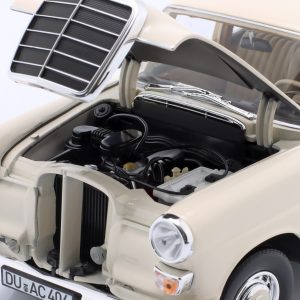 1/18 Mercedes-Benz 200 Universal