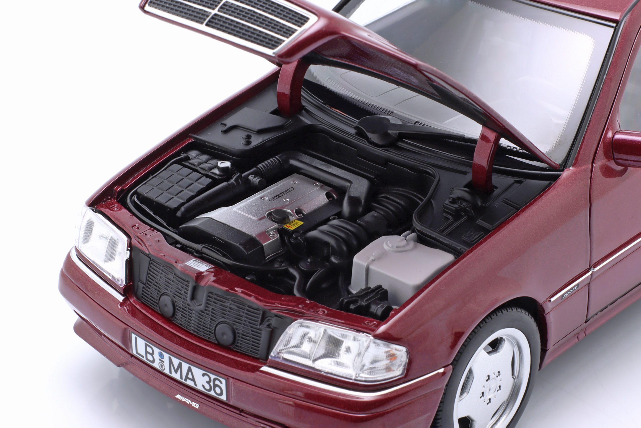 1/18 Mercedes-Benz C36 AMG (W202) 1993-1997