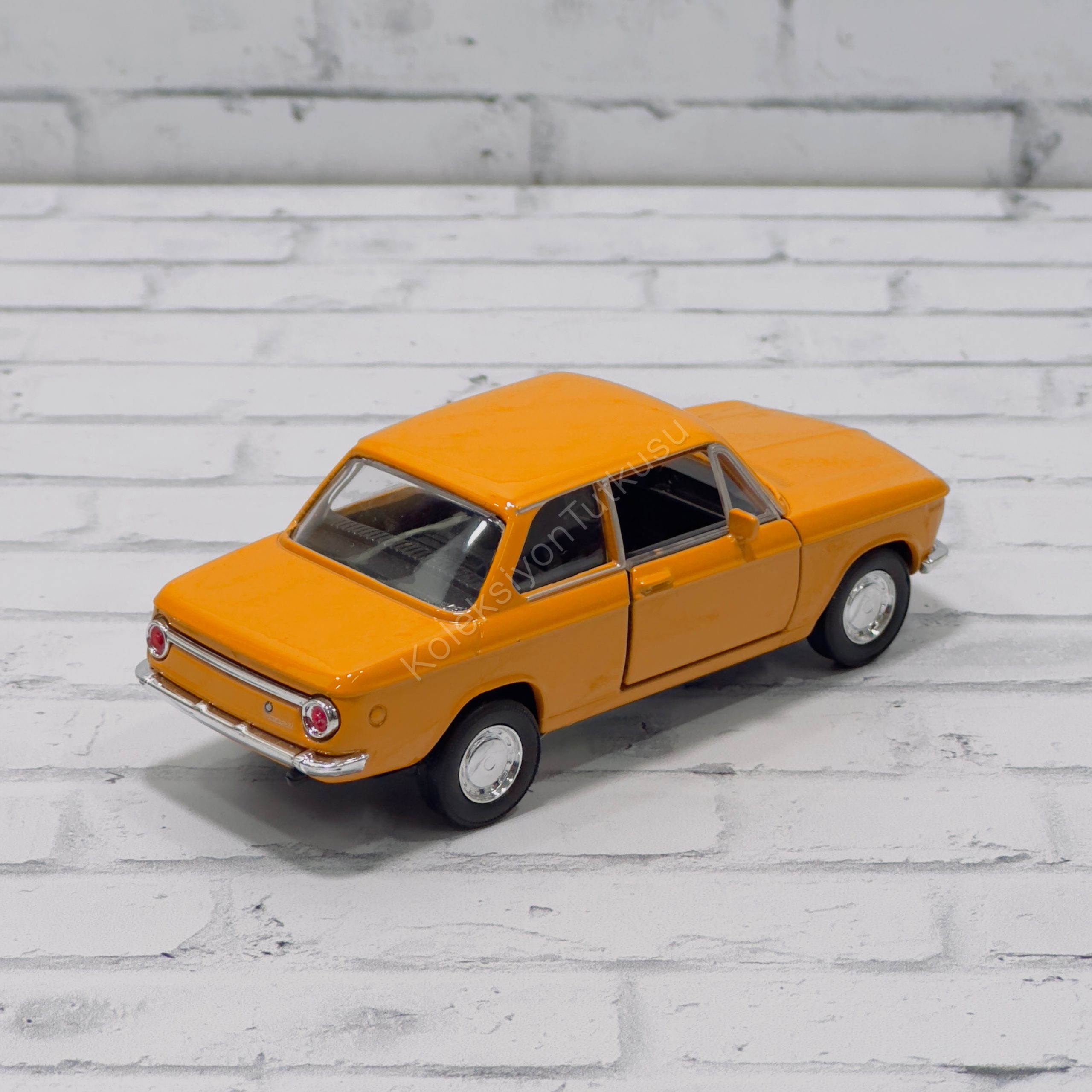 1/36 BMW 2002ti